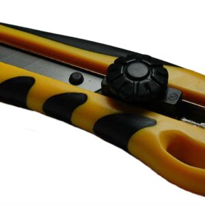 Retractable Extra Heavy Duty Snap-off Knife with Soft Rubber Grip
